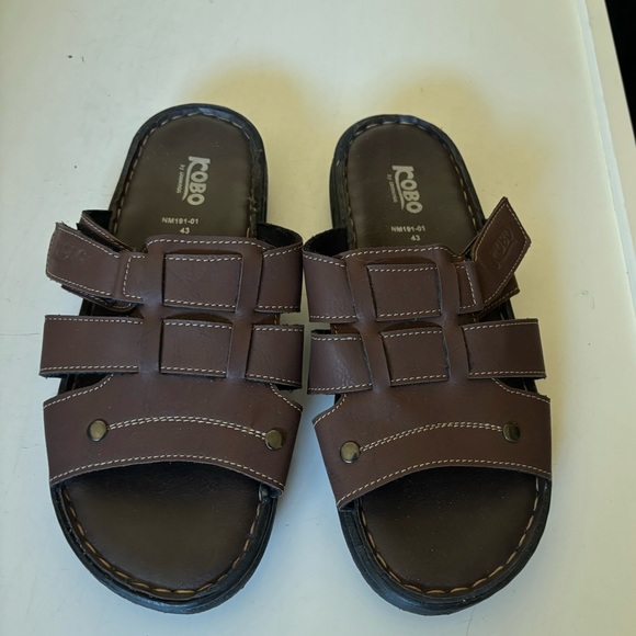 Leather Walking Sandals - Picture 5 of 5